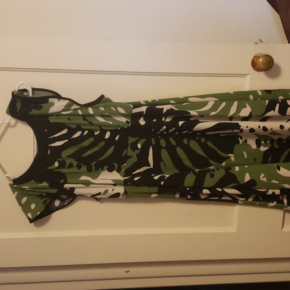 Womans mid dress - Picture 2 of 2